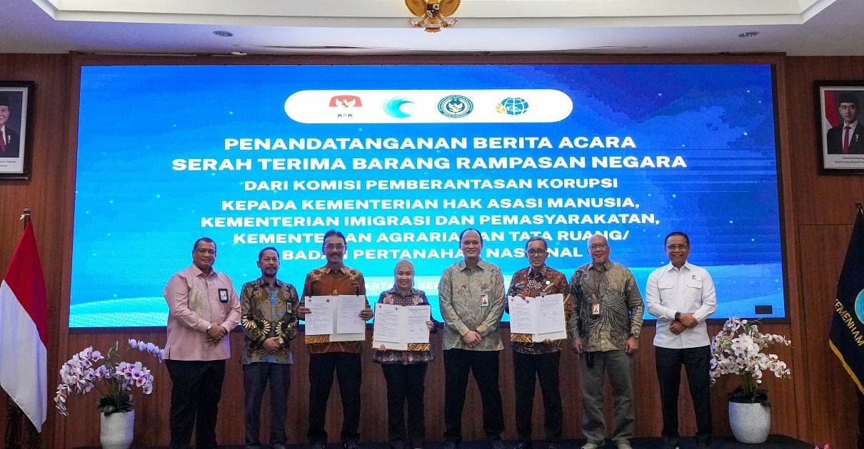 KPK Serahkan Barang Rampasan Negara Rp.15,68 Miliar kepada Tiga Kementerian